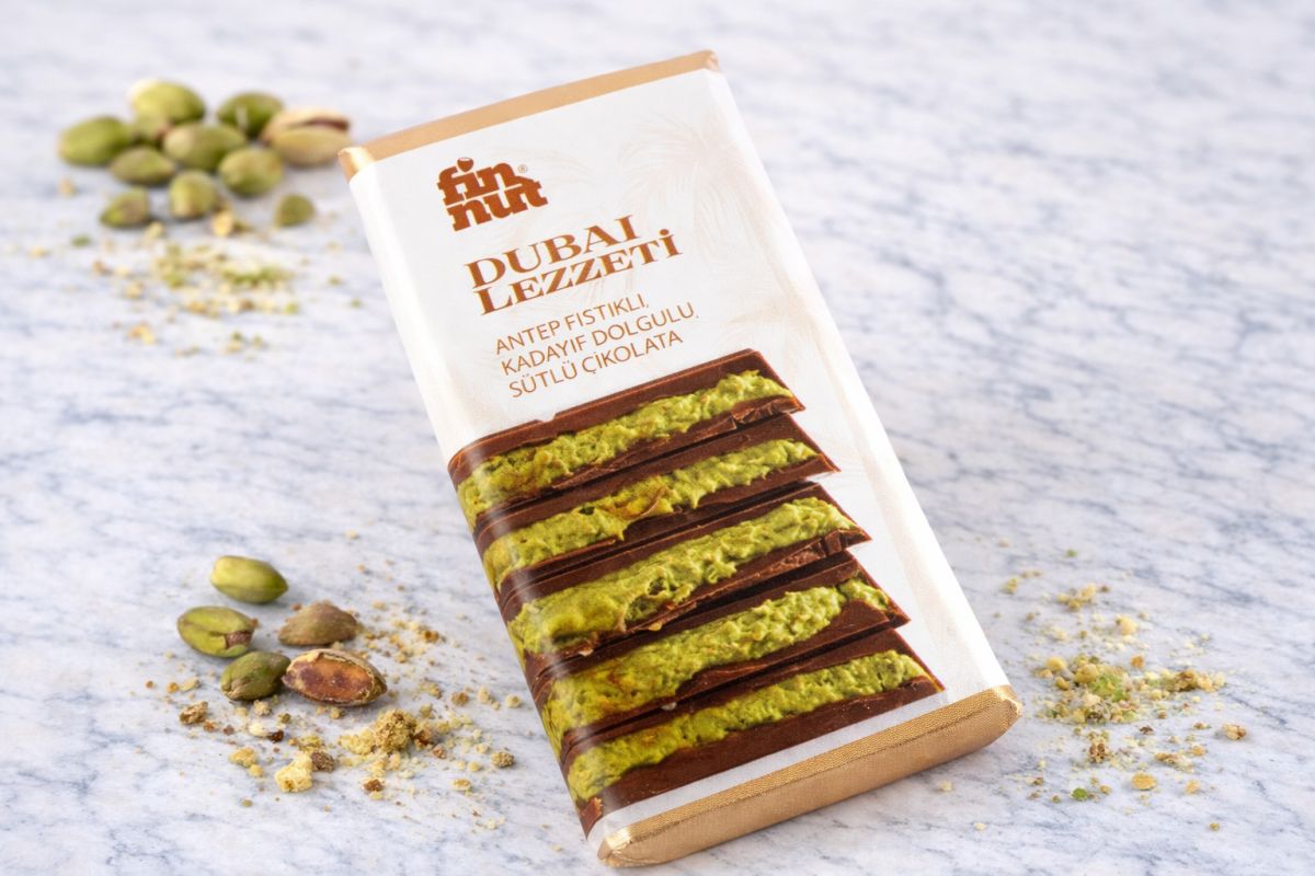 Antep Fıstıklı Kadayıf Dolgulu Sütlü Çikolata